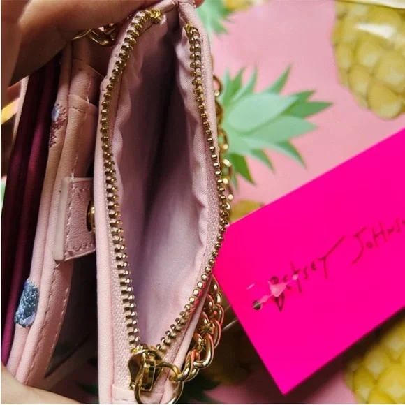 🆕 Betsey Johnson Gummy Bear Wallet With Card Holder Blush NWT🧸 - Picture 7 of 7